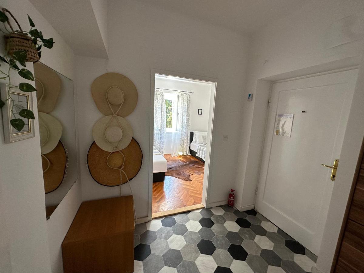 Cosy Family Apartment Marina Kastela Near Airport Exterior photo